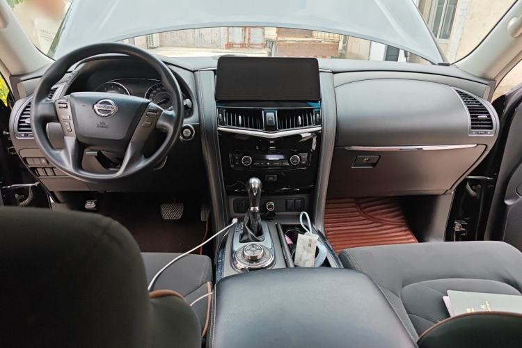Used Nissan Patrol 2018 4.0L LinkedIn Edition Center Console