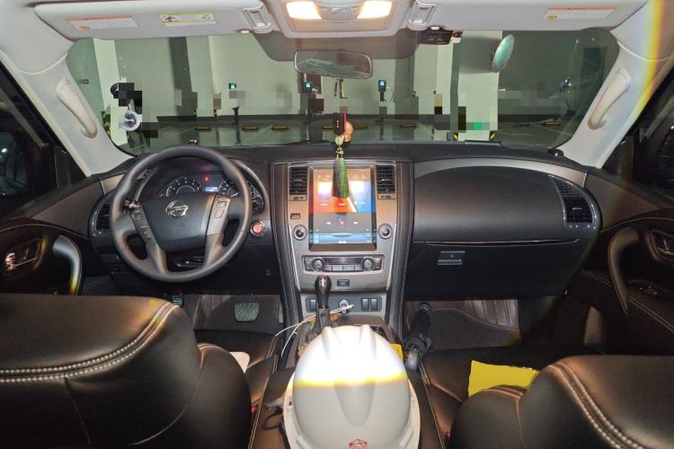 Used Nissan Patrol  Center Console
