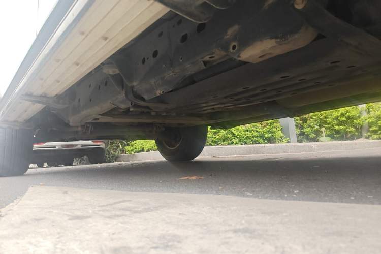 Used Nissan Patrol 2018 Y62 4.0 XE Middle East Chassis Rear Left