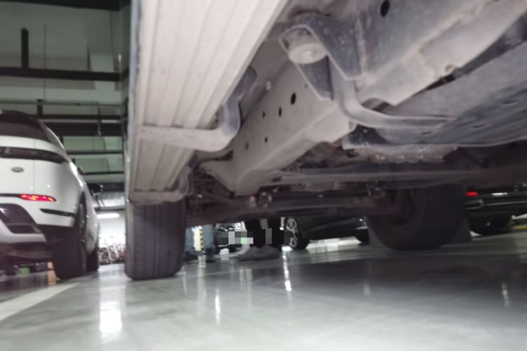 Used Nissan Patrol 2018 4.0L Automatic 7-Seater Middle East Version Chassis Rear Left