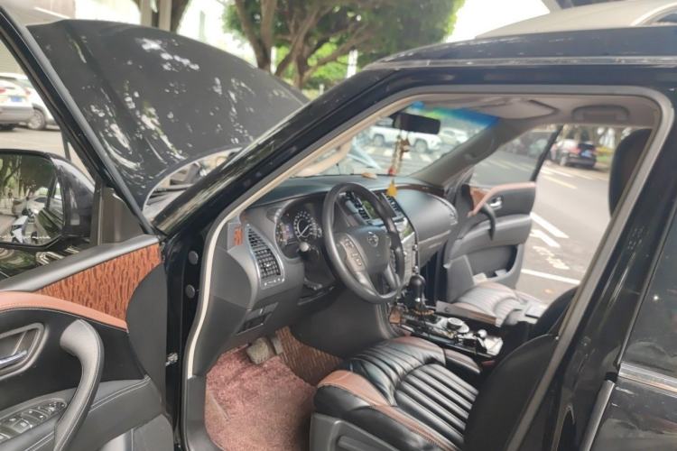 Used Nissan Patrol 2018 4.0L LinkedIn Edition Driver Seat