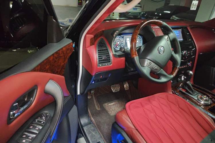 Used Nissan Patrol 2018 4.0L LinkedIn Edition Driver Seat