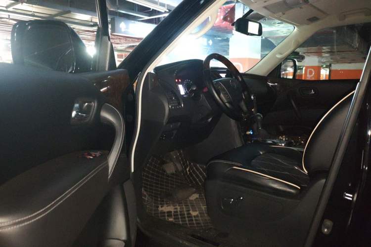Used Nissan Patrol 2018 4.0L LinkedIn Edition Driver Seat