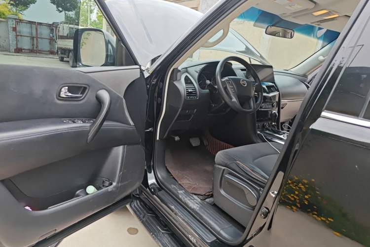 Used Nissan Patrol 2018 4.0L LinkedIn Edition Driver Seat