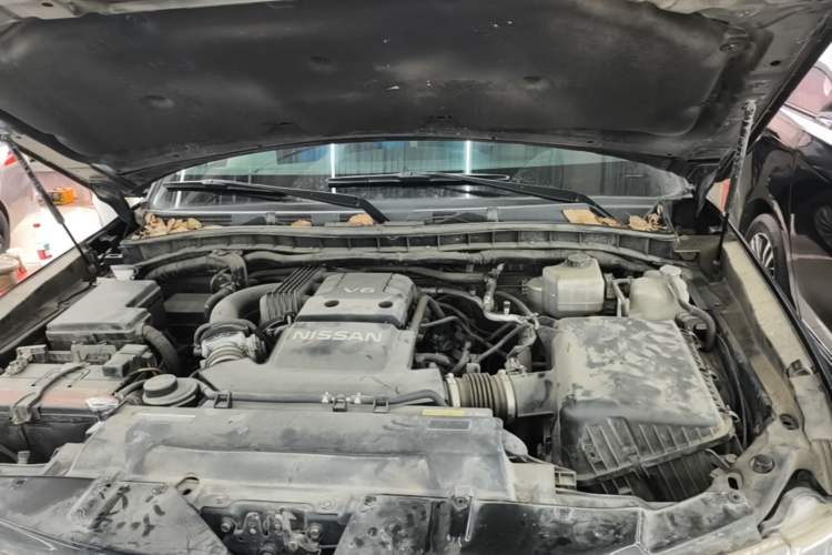 Used Nissan Patrol 2018 Y62 4.0 XE Middle East Engine Bay