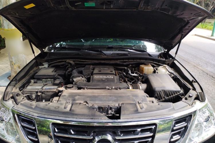 Used Nissan Patrol  Engine Bay