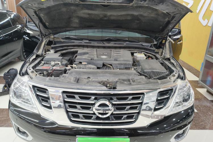 Used Nissan Patrol 2018 5.6L Standard Version Engine Bay