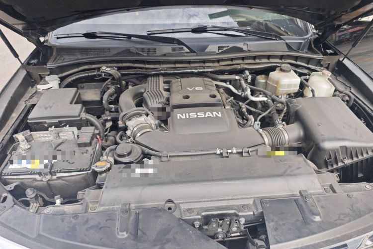 Used Nissan Patrol 2018 4.0L LinkedIn Edition Engine Bay