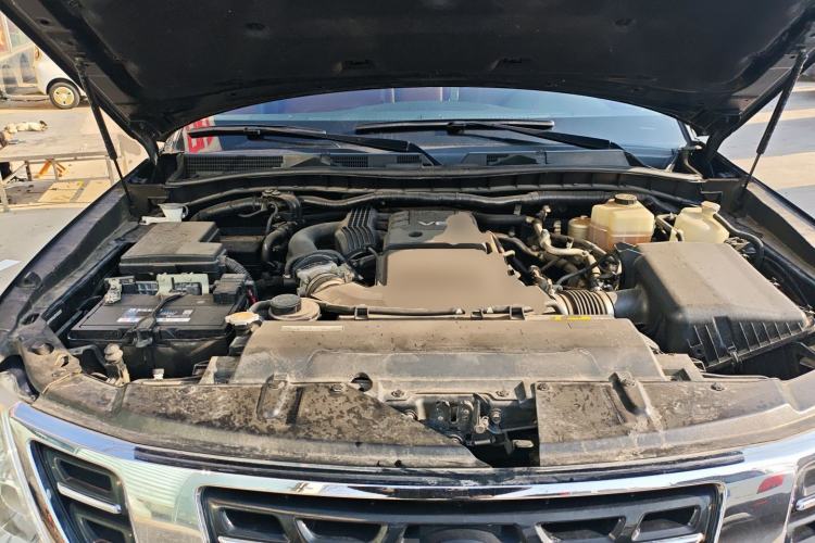 Used Nissan Patrol 2018 4.0L Automatic 7-Seater Middle East Version Engine Bay