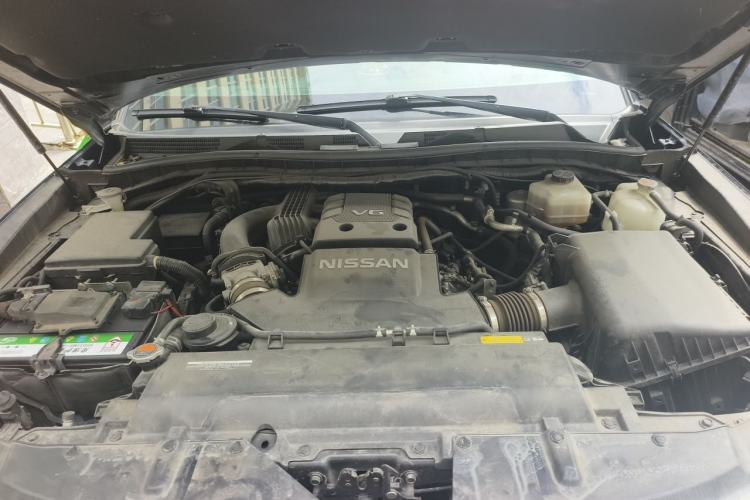 Used Nissan Patrol 2018 4.0L Automatic 7-Seater Middle East Version Engine Bay