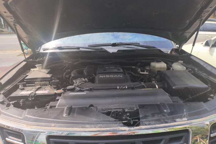 Used Nissan Patrol 2018 4.0L LinkedIn Edition Engine Bay