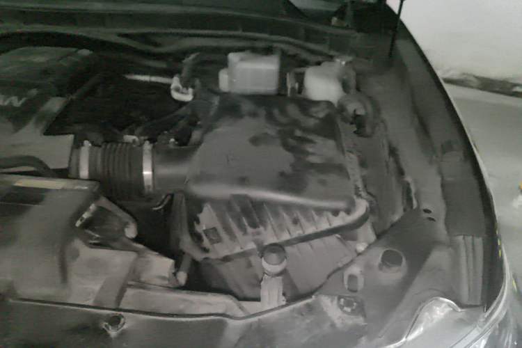 Used Nissan Patrol 2018 4.0L Platinum Edition Engine Bay Left