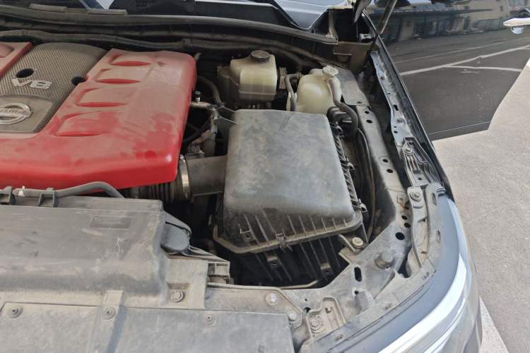 Used Nissan Patrol 2018 4.0L LinkedIn Edition Engine Bay Left