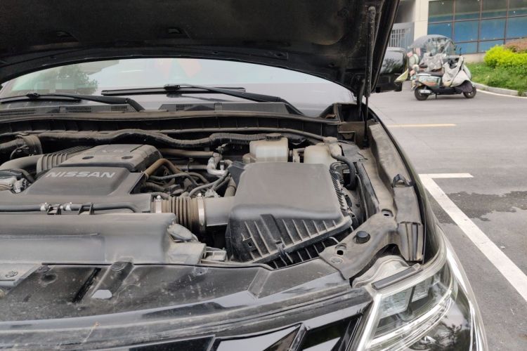 Used Nissan Patrol  Engine Bay Left