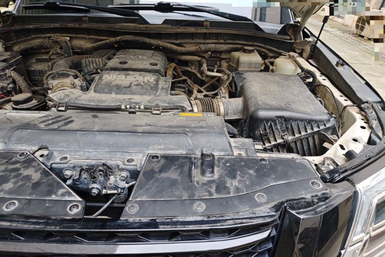 Used Nissan Patrol  Engine Bay Left
