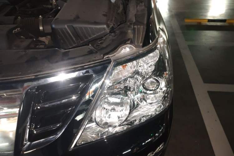 Used Nissan Patrol 2018 4.0L LinkedIn Edition Engine Bay Left
