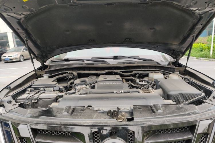 Used Nissan Patrol  Engine Bay