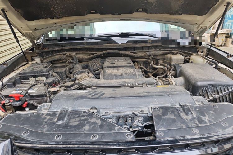 Used Nissan Patrol  Engine Bay