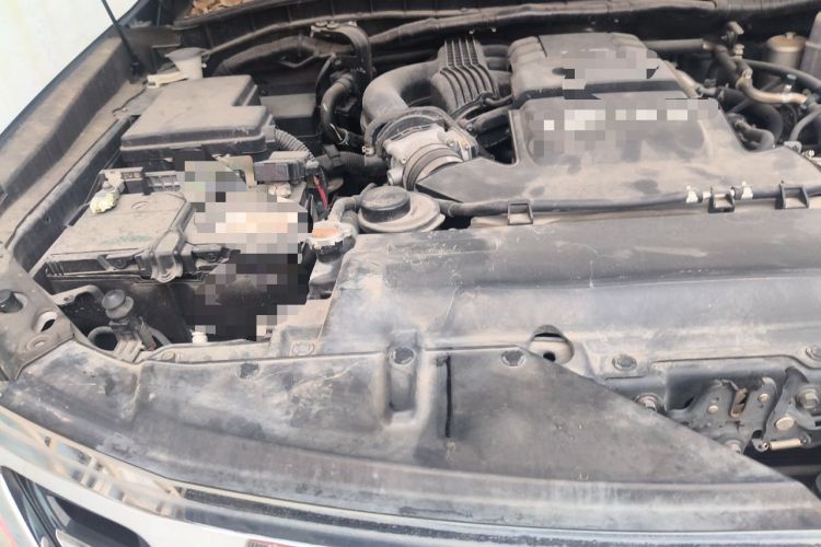 Used Nissan Patrol 2018 4.0L Platinum Edition Engine Bay Right