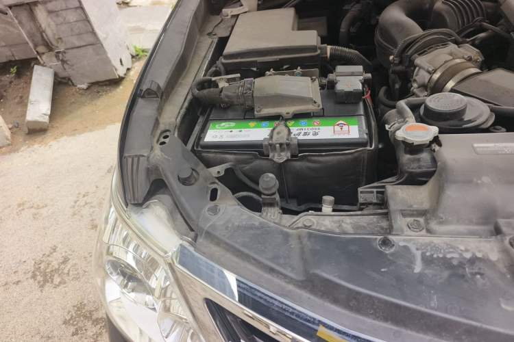 Used Nissan Patrol 2018 4.0L Automatic 7-Seater Middle East Version Engine Bay Right