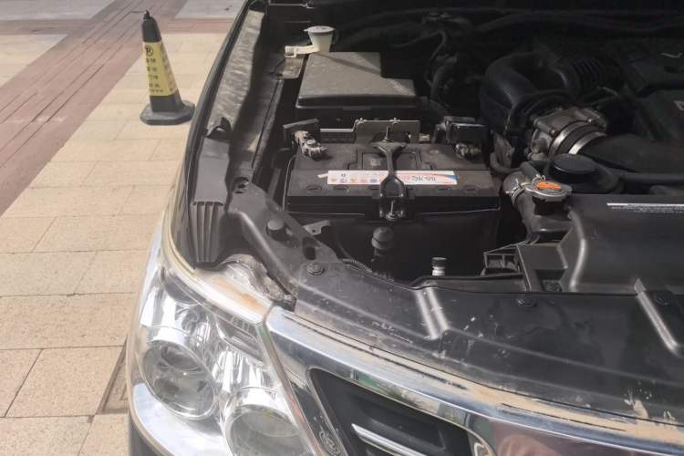 Used Nissan Patrol 2018 4.0L LinkedIn Edition Engine Bay Right
