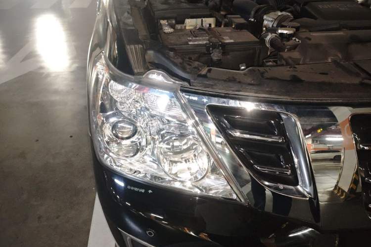 Used Nissan Patrol 2018 4.0L LinkedIn Edition Engine Bay Right