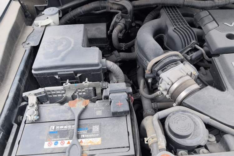 Used Nissan Patrol 2018 4.0L LinkedIn Edition Engine Bay Right