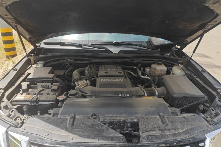 Used Nissan Patrol  Engine Bay