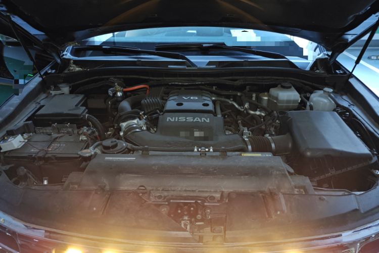 Used Nissan Patrol 2018 4.0L LinkedIn Edition Engine Bay