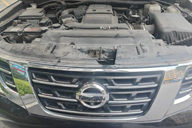 Used Nissan Patrol 2018 Y62 4.0 XE Middle East Engine Bay