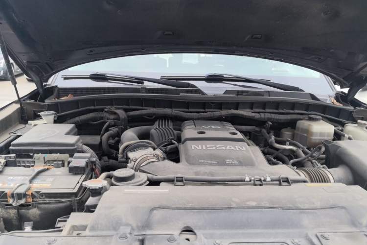 Used Nissan Patrol 2018 4.0L LinkedIn Edition Engine Bay