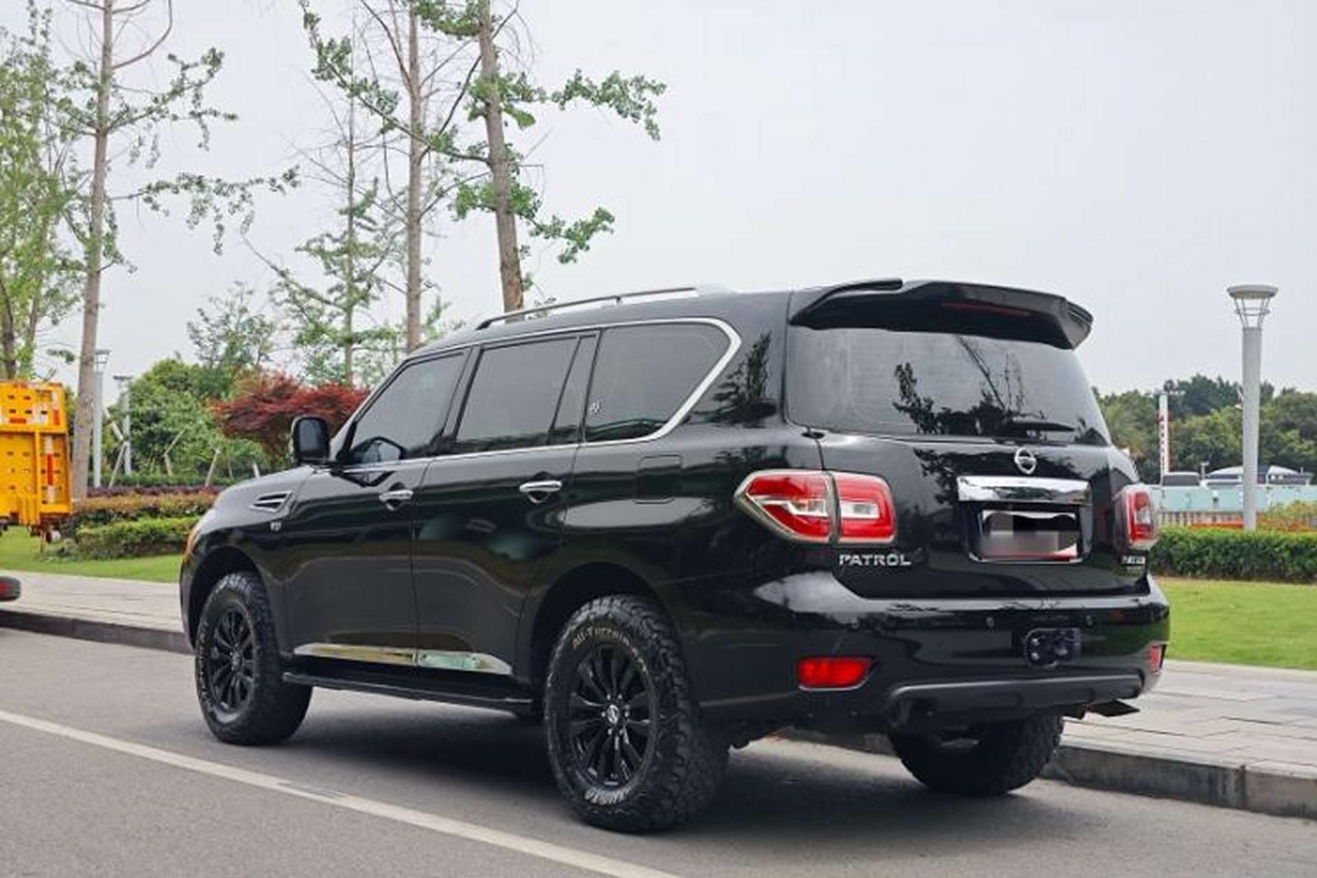 Used Nissan Patrol 2018 4.0L Automatic 7-Seater Middle East Version Exterior 2