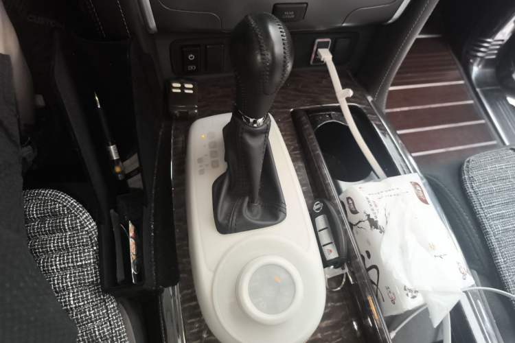 Used Nissan Patrol  Gear Lever