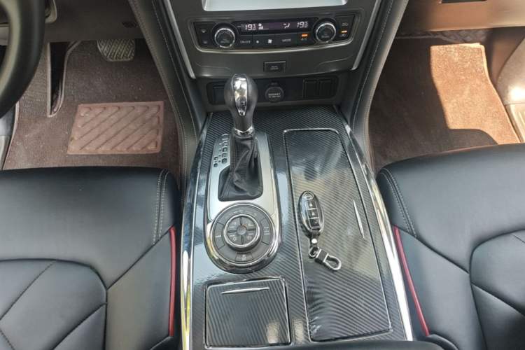 Used Nissan Patrol 2018 Y62 4.0 XE Middle East Gear Lever