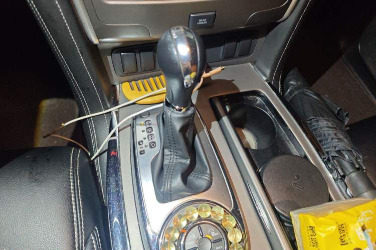 Used Nissan Patrol  Gear Lever