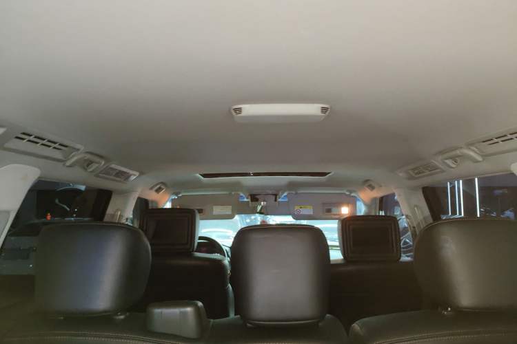 Used Nissan Patrol 2018 5.6L Standard Version Headliner