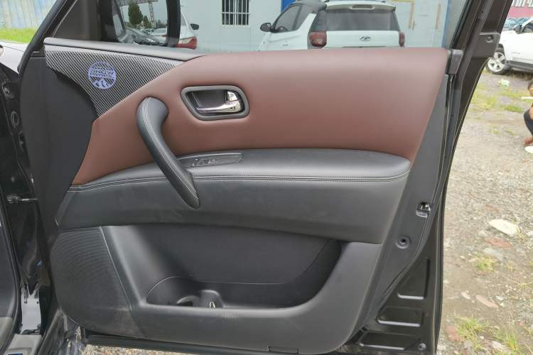 Used Nissan Patrol 2018 4.0L Automatic 7-Seater Middle East Version Interior 5