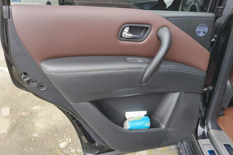 Used Nissan Patrol 2018 4.0L Automatic 7-Seater Middle East Version Interior 8