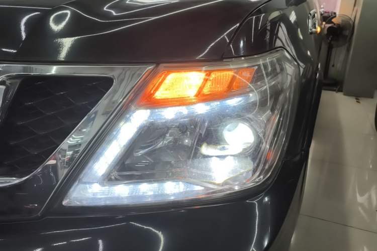 Used Nissan Patrol 2018 Y62 4.0 XE Middle East Left Front Headlight