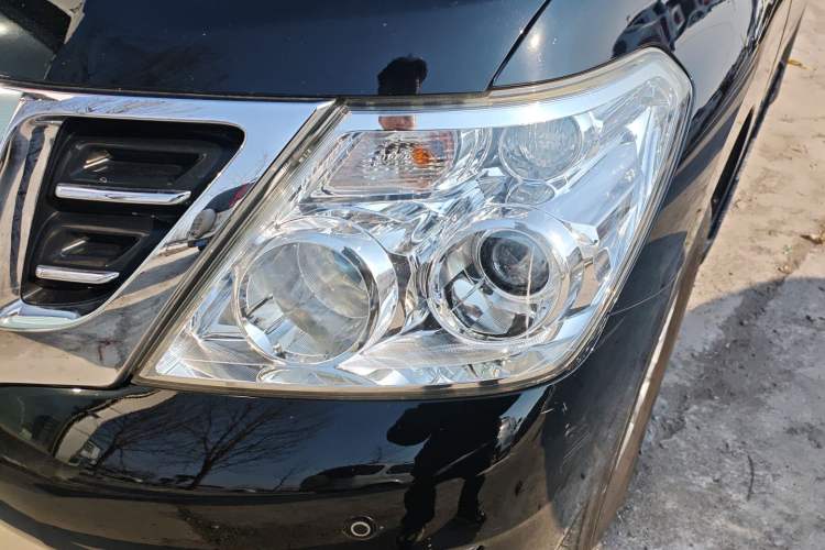 Used Nissan Patrol 2018 4.0L Automatic 7-Seater Middle East Version Left Front Headlight