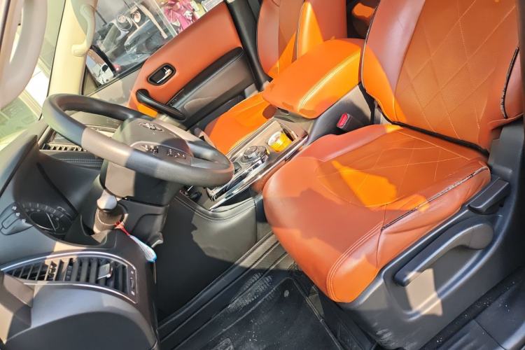 Used Nissan Patrol 2018 4.0L Automatic 7-Seater Middle East Version Left Front Seat