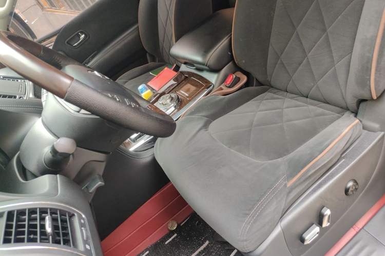 Used Nissan Patrol 2018 4.0L LinkedIn Edition Left Front Seat