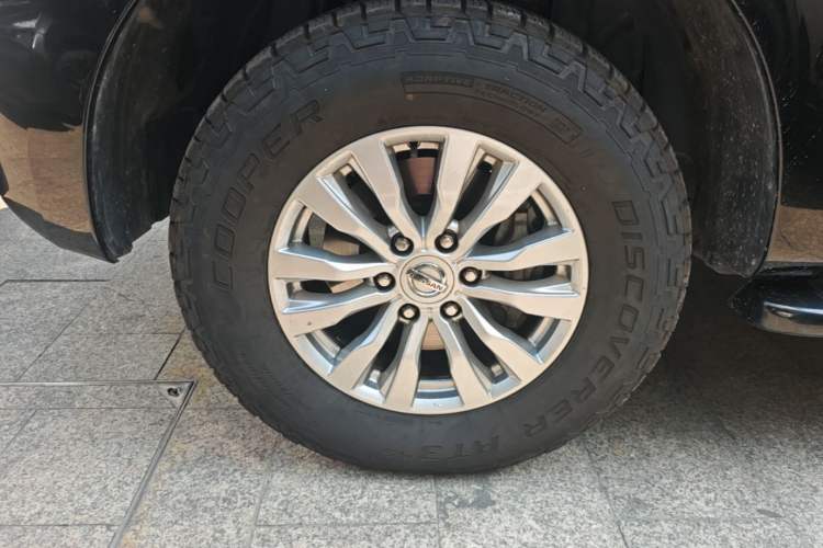 Used Nissan Patrol 2018 Y62 4.0 XE Middle East Left Front Wheel Hub