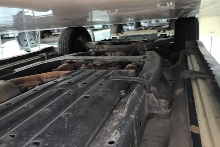 Used Nissan Patrol 2018 Y62 4.0 XE Middle East Left Side Sill