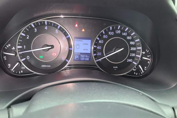Used Nissan Patrol 2018 5.6L Standard Version Odometer Close Up
