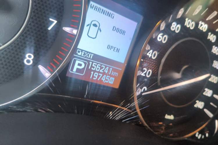 Used Nissan Patrol 2018 4.0L Platinum Edition Odometer Close Up