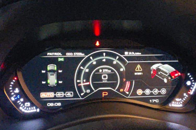Used Nissan Patrol 2018 4.0L LinkedIn Edition Odometer Close Up