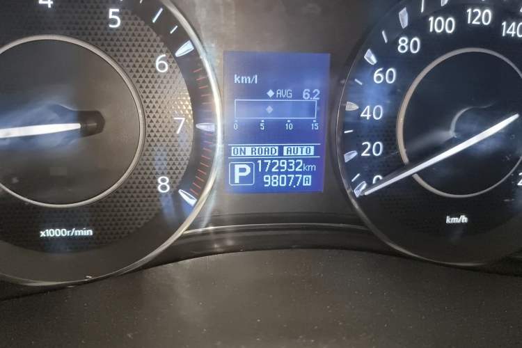 Used Nissan Patrol 2018 4.0L Platinum Edition Odometer Close Up