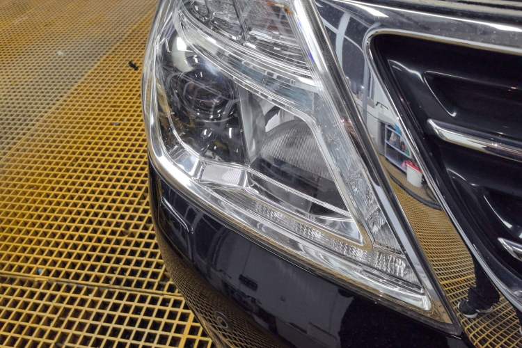 Used Nissan Patrol 2018 5.6L Standard Version Right Front Headlight