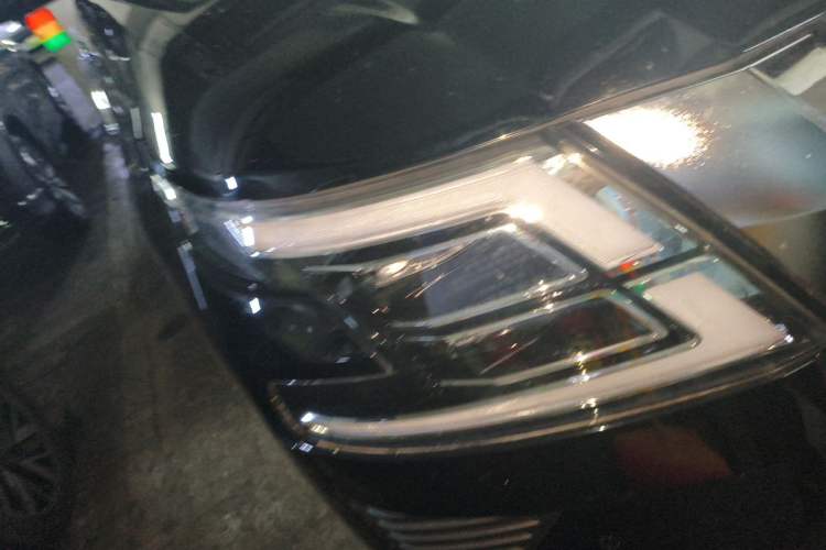 Used Nissan Patrol 2018 4.0L Automatic 7-Seater Middle East Version Right Front Headlight